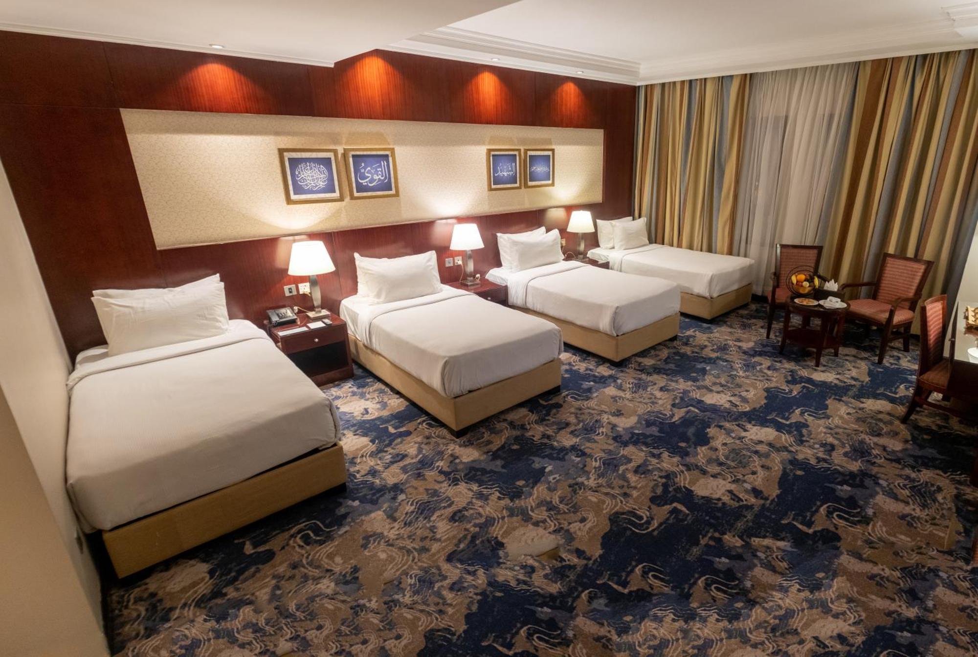 4 bed room